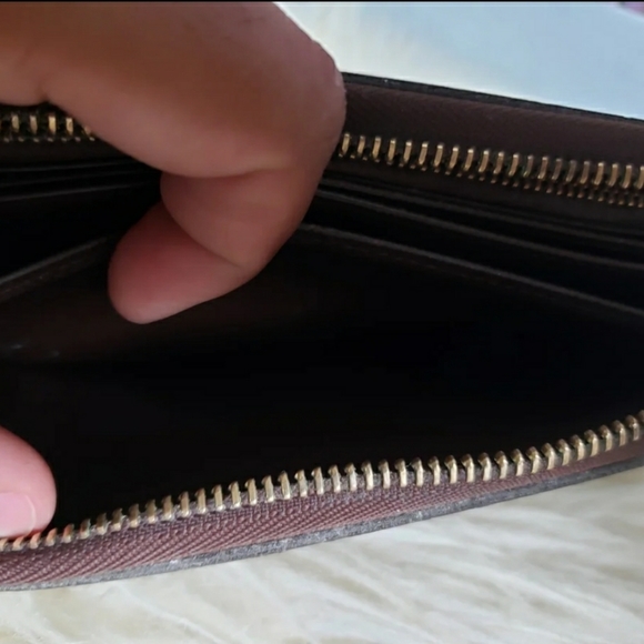 Louis Vuitton Zippy Damier Ebene Long Wallet - Picture 9 of 15